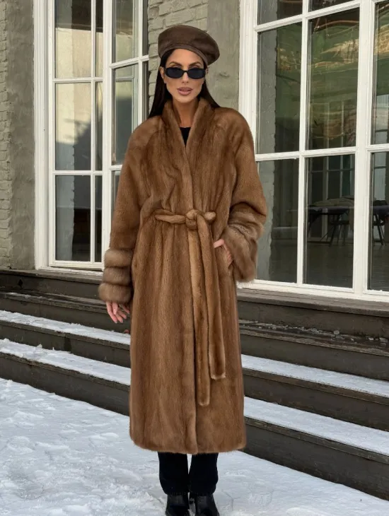 Шуба норковая кимоно VINTAGE GOLD рукава с отделкой из меха куницы - фото 8