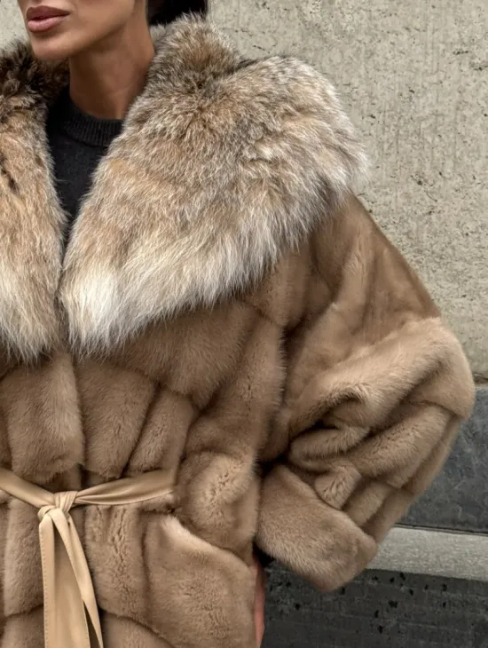 Длинная шуба кимоно из норки Pastel с капюшоном из меха рыси - фото 4