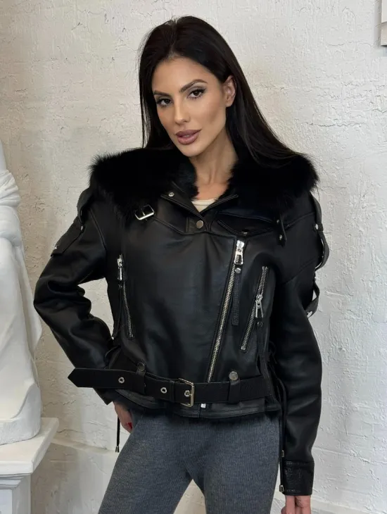 Короткая женская куртка - дубленка из натуральной кожи и мехом тосканы внутри, капюшон - фото 8