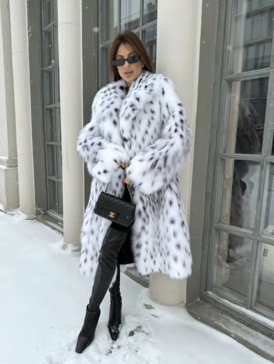 Шуба из меха кристальной лисы под рысь - английский воротник - фото 3