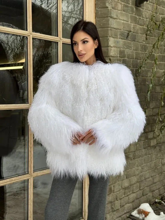Шуба белая из меха ламы без воротника - фото 8