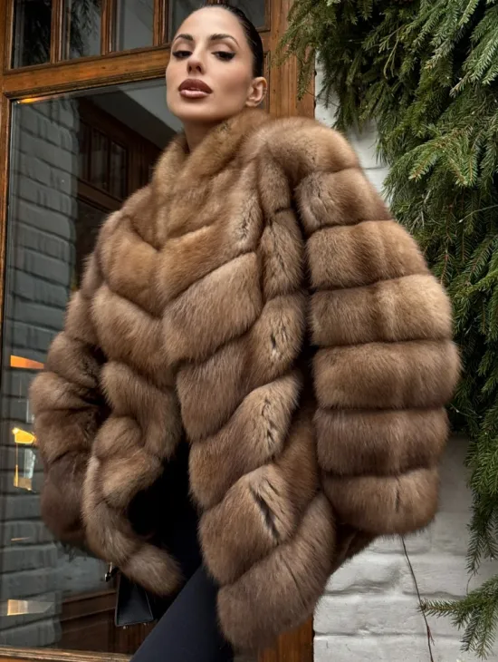 Полушубок из куницы с воротником V-образным - фото 4