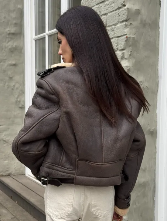 Кроп - дубленка двубортная Dark brown на пуговицах - фото 5