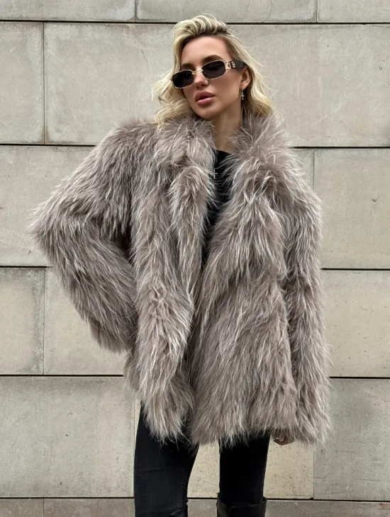 Полушубок из енота с английским воротником - фото 1