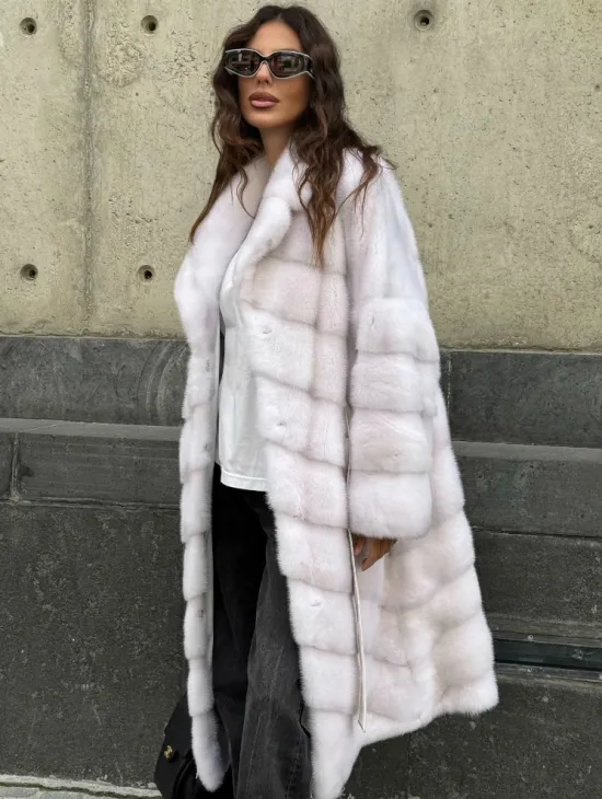Белая норковая шуба с английским воротником - фото 4