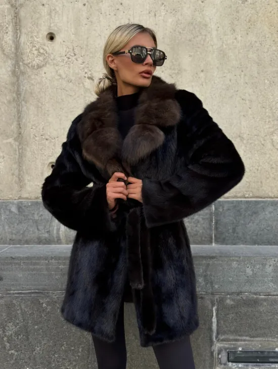 Норковая шуба махагон с куницей - фото 0