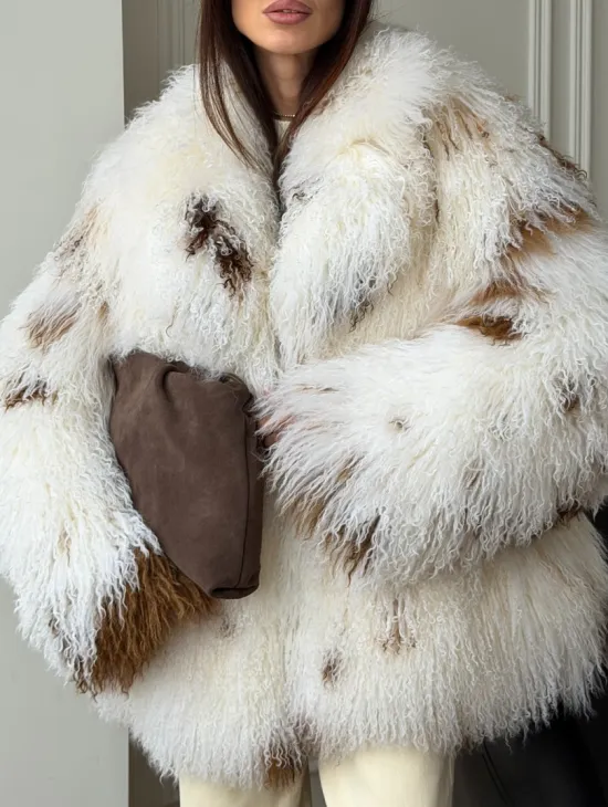 Шуба из ламы бело-коричневая - фото 2