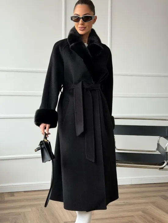 Черное пальто с мехом норки - фото 3