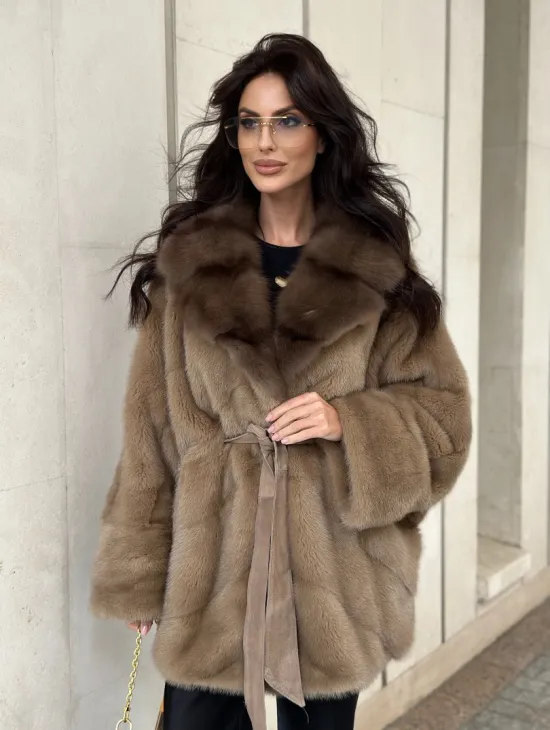 Короткая шуба из меха норки с воротником куница - цвет пастель - фото 5